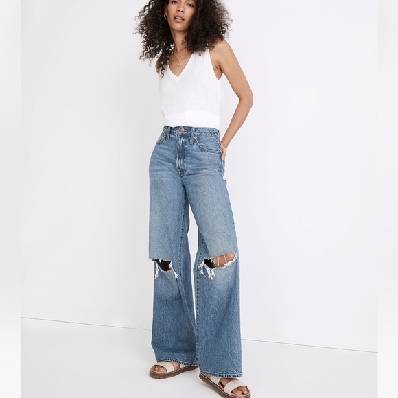 NWT Madewell Superwide-Leg Jeans in Amcliffe Wash: Knee-Rip Edition - Picture 3 of 7